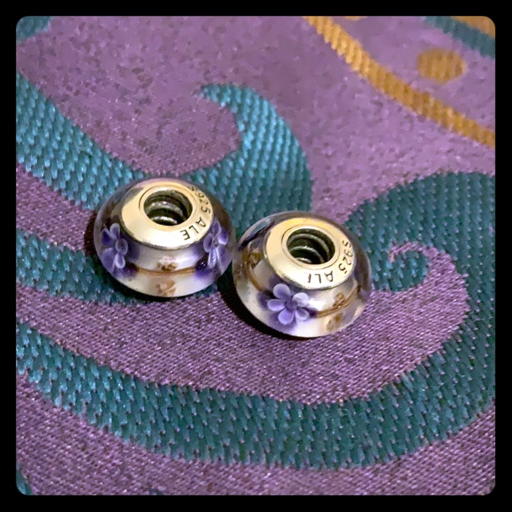 Only 2 left💜💜purple flowers beads 💜💜Pandora